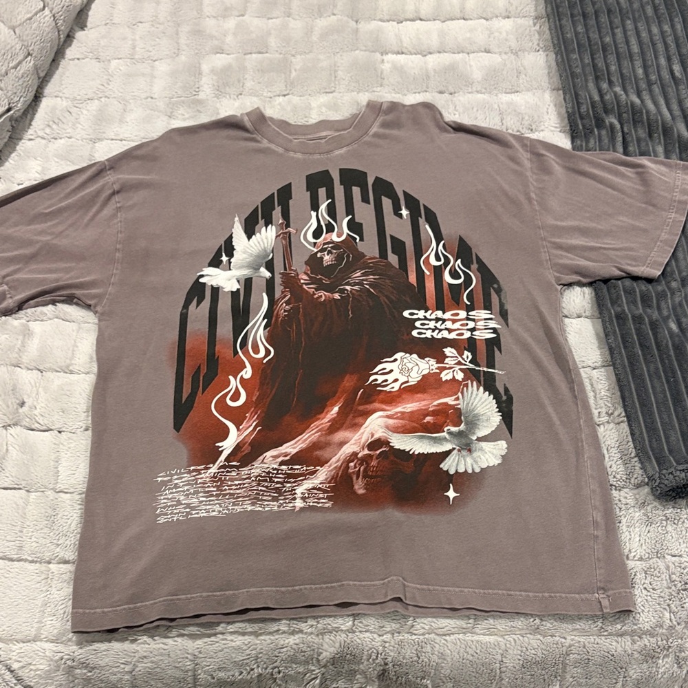 PacSun Brown Graphic Tee with Red and White Accents